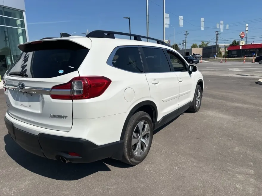 2022 Subaru Ascent Premium photo 1