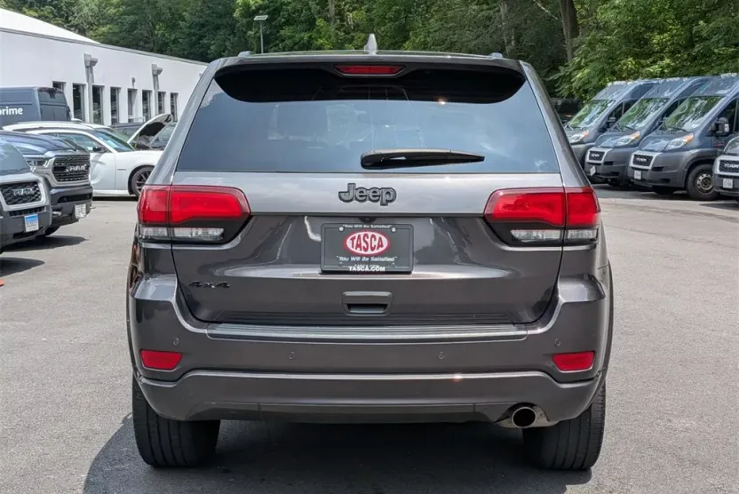 2021 Jeep Grand Cherokee Laredo X photo 1