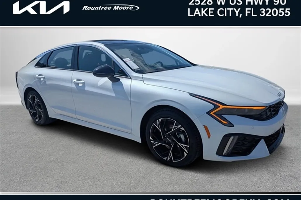 2025 Kia K5 GT-Line photo 1