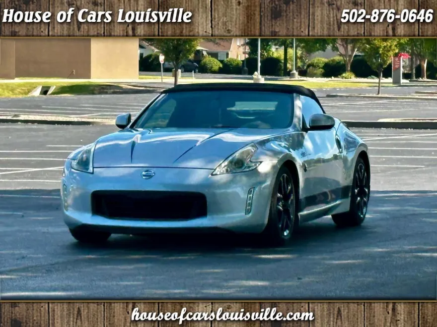 2017 Nissan Z photo 1