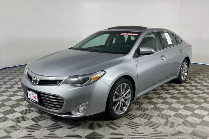2015 Toyota Avalon XLE Touring photo 1