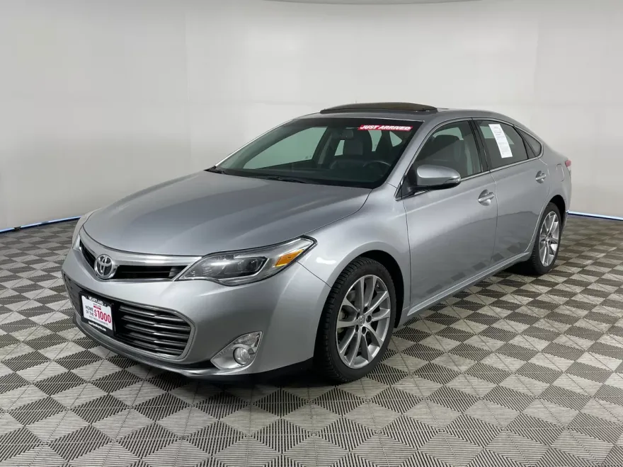 2015 Toyota Avalon XLE Touring photo 1