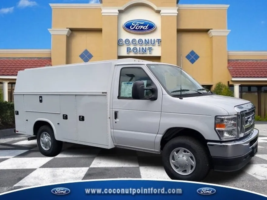 2025 Ford E-350 photo 1