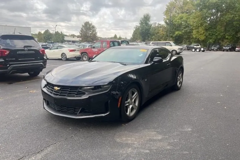 2022 Chevrolet Camaro 1LT photo 1