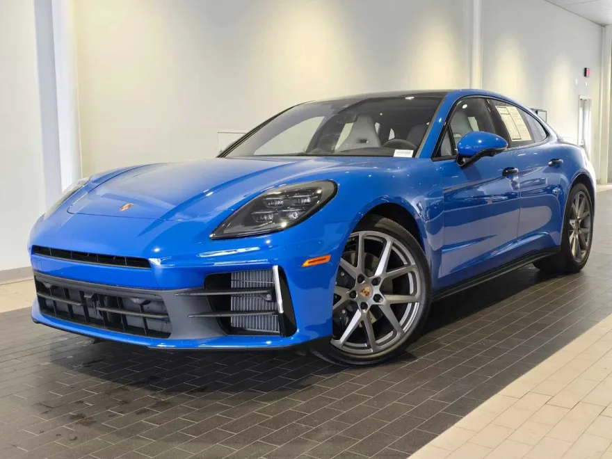 2025 Porsche Panamera 4 photo 1