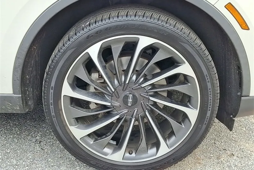 2021 Lincoln Aviator Reserve photo 1