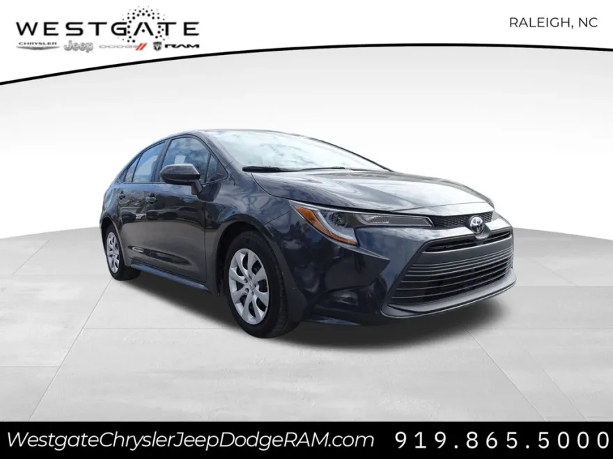 2023 Toyota Corolla LE photo 1