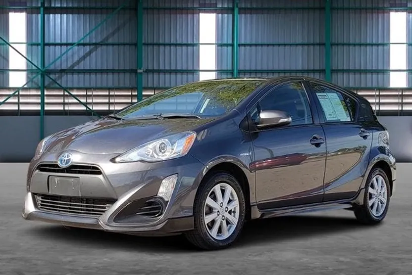 2017 Toyota Prius C One Two Three Four photo 1