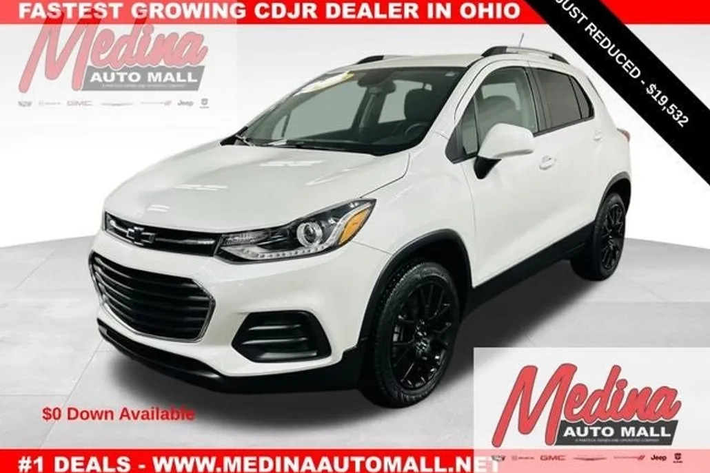 2022 Chevrolet Trax LT photo 1