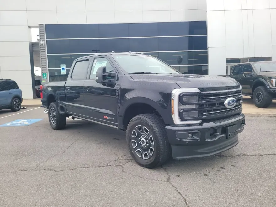 2026 Ford F-250 Platinum photo 1