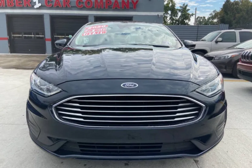 2020 Ford Fusion SE photo 1