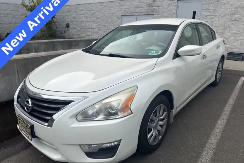 2015 Nissan Altima 2.5 S photo 1
