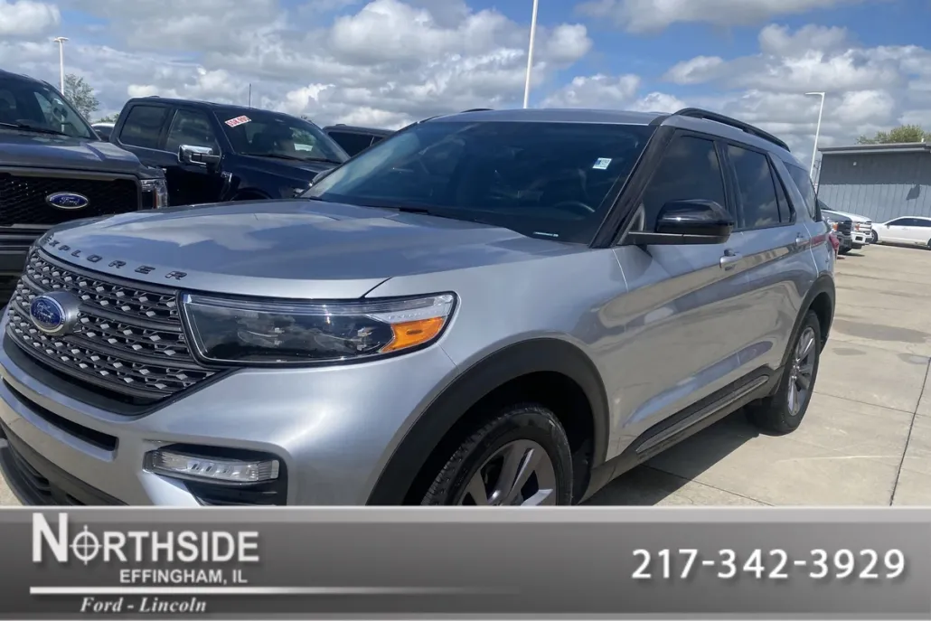 2023 Ford Explorer XLT photo 1