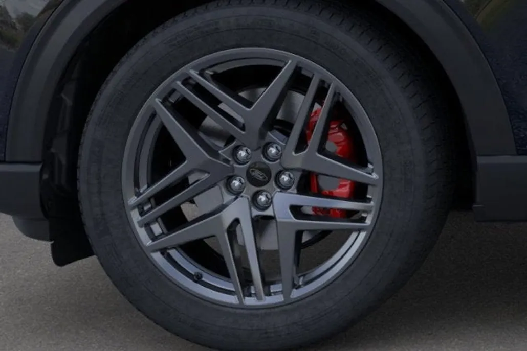 2025 Ford Explorer ST photo 1