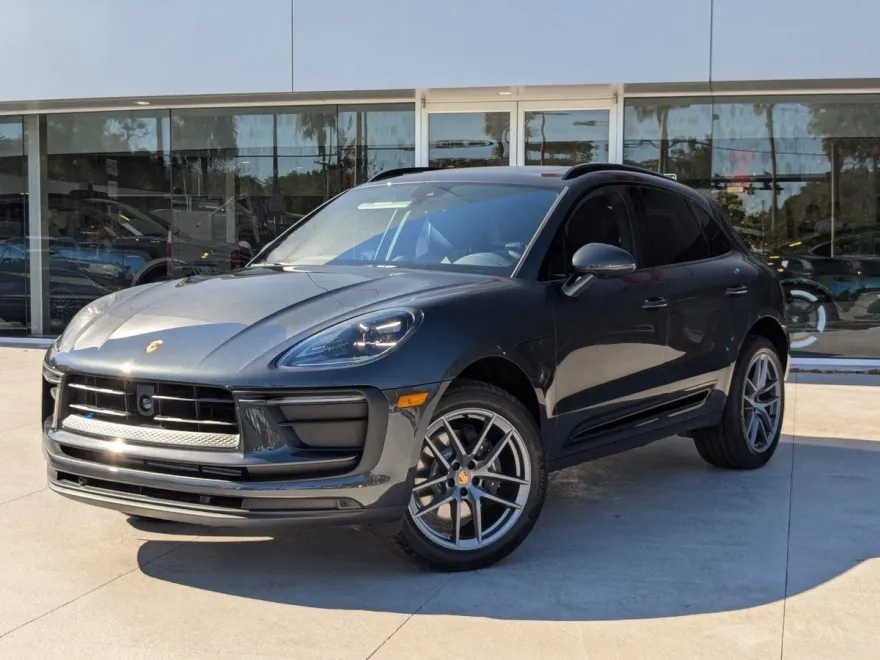 2025 Porsche Macan Base photo 1