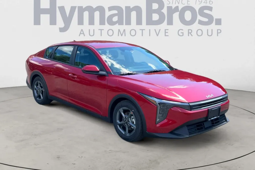 2025 Kia K4 LXS photo 1