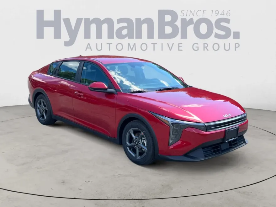 2025 Kia K4 LXS photo 1