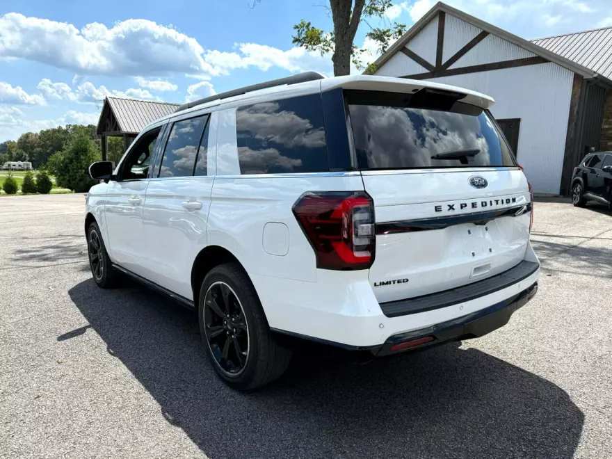 2023 Ford Expedition Limited photo 1