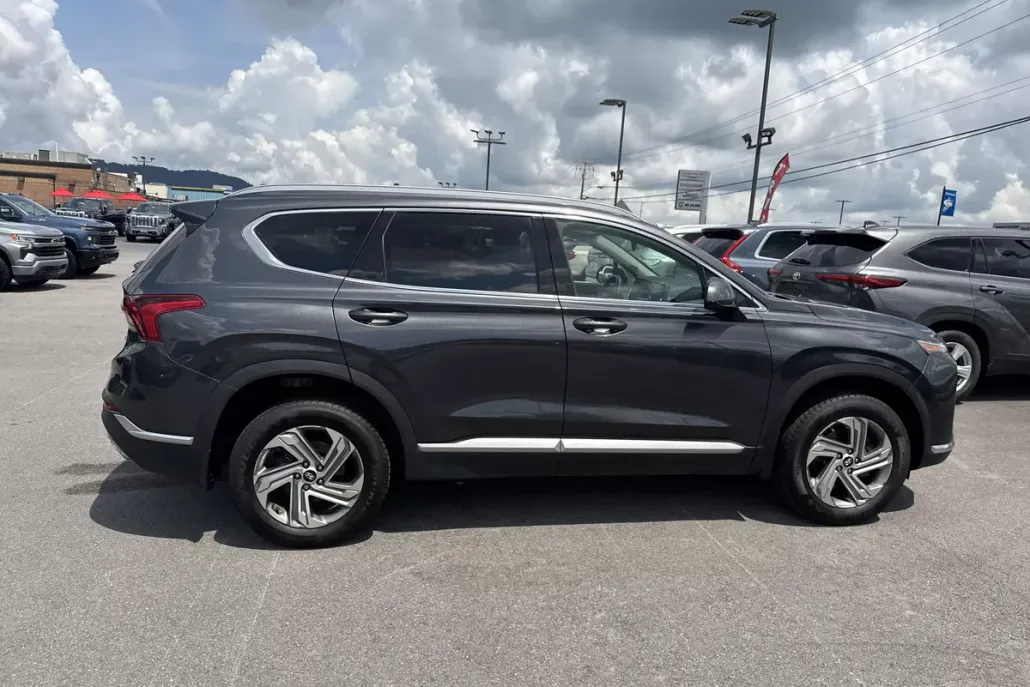 2022 Hyundai Santa Fe SEL photo 1