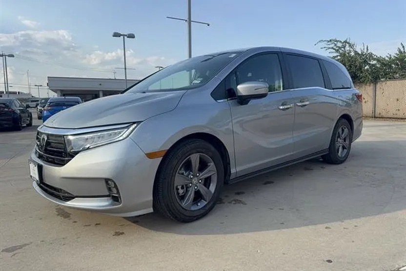 2024 Honda Odyssey EX photo 1