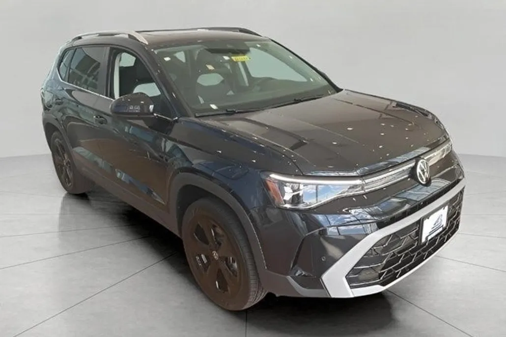 2025 Volkswagen Taos SEL photo 1