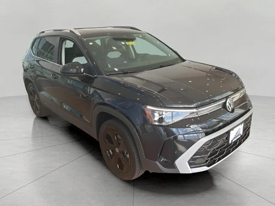 2025 Volkswagen Taos SEL photo 1