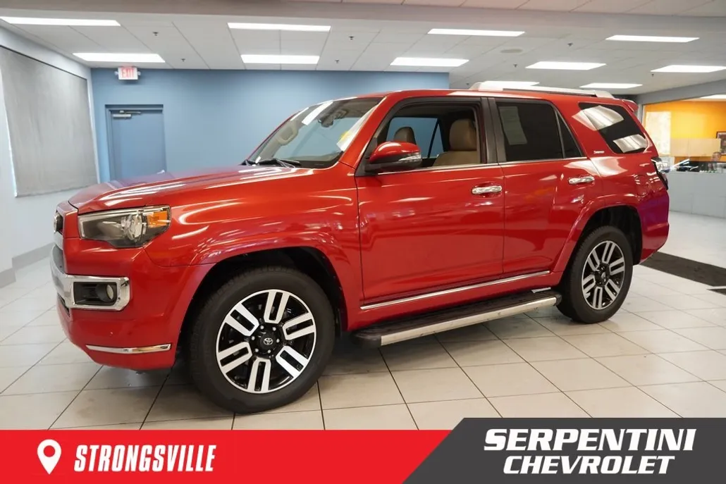 2016 Toyota 4Runner Limited photo 1