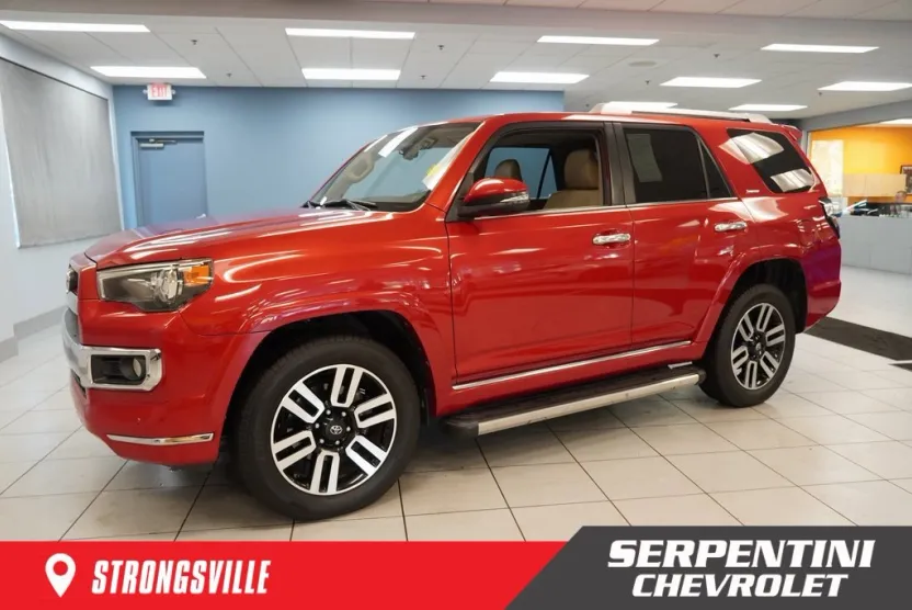 2016 Toyota 4Runner Limited photo 1