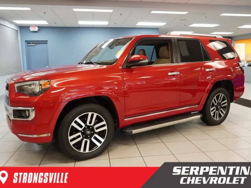 2016 Toyota 4Runner Limited photo 1