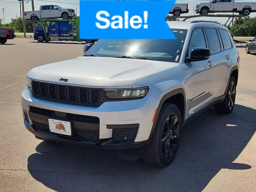 2023 Jeep Grand Cherokee Laredo photo 1