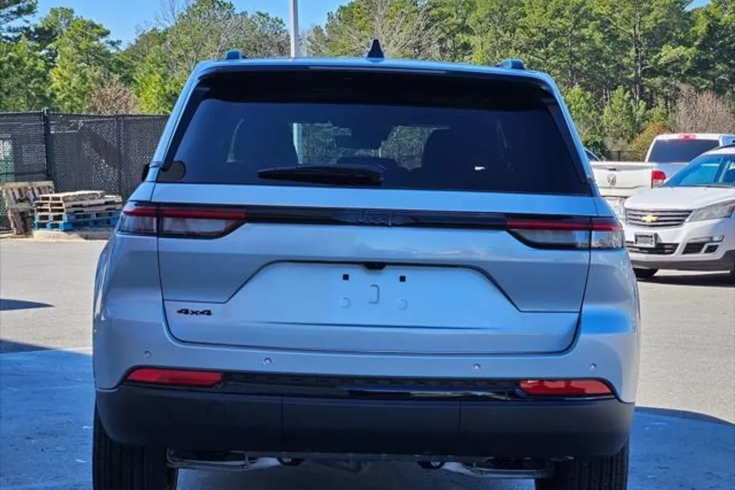 2025 Jeep Grand Cherokee Altitude X photo 1