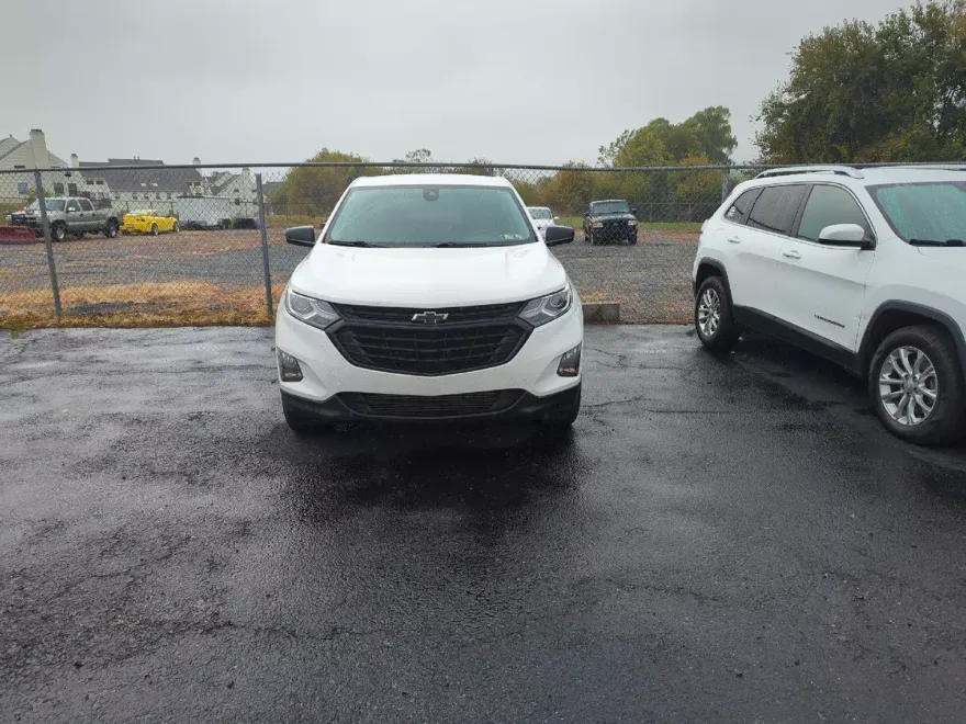 2021 Chevrolet Equinox LT photo 1