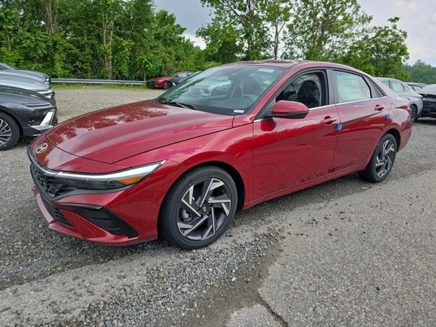 2025 Hyundai Elantra Limited photo 1