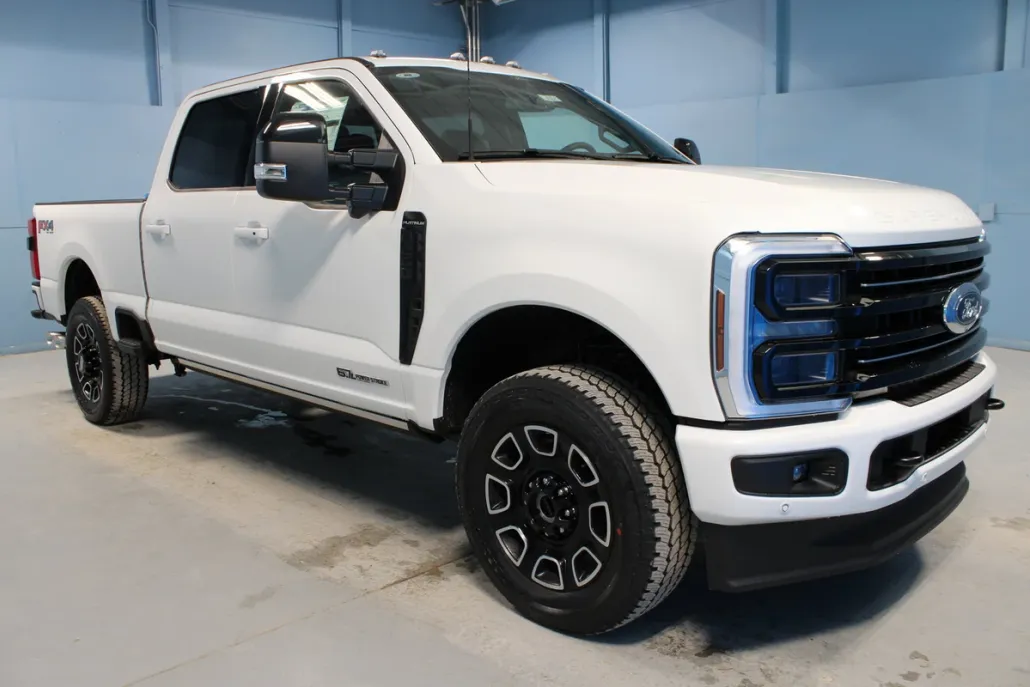 2025 Ford F-250 Platinum photo 1
