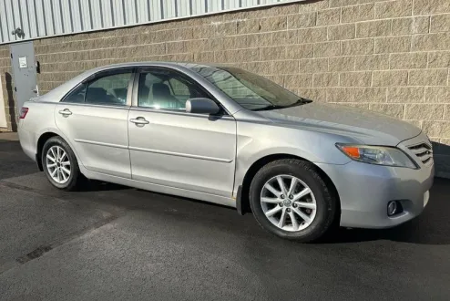 2010 Toyota Camry XLE photo 3