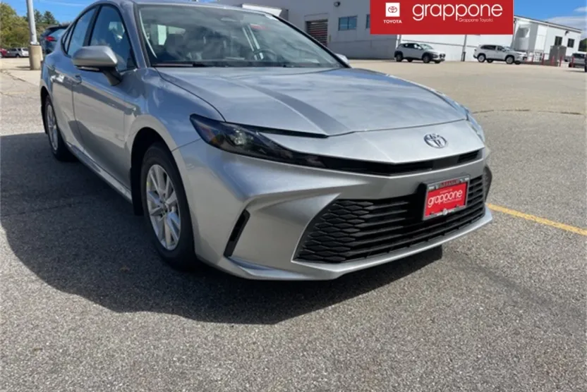 2026 Toyota Camry LE photo 1