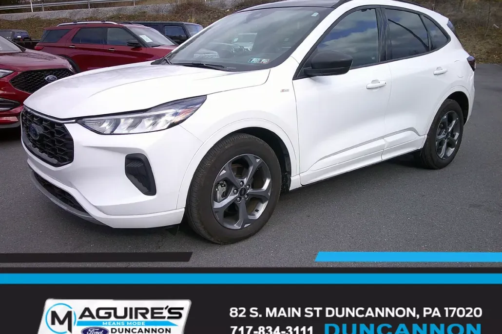 2023 Ford Escape ST-Line photo 1