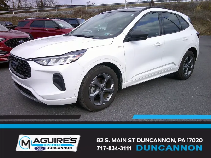 2023 Ford Escape ST-Line photo 1