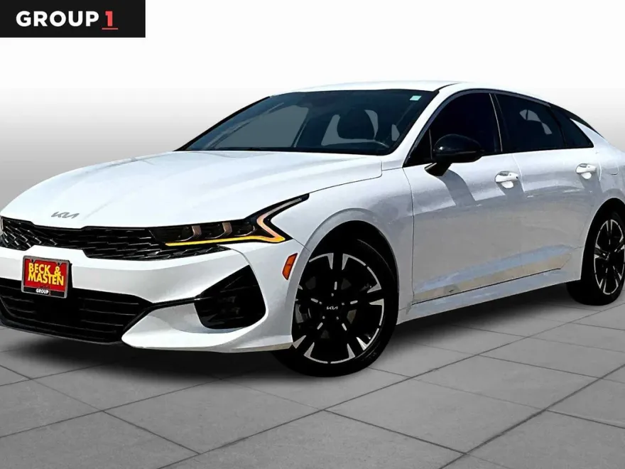 2024 Kia K5 GT-Line photo 1