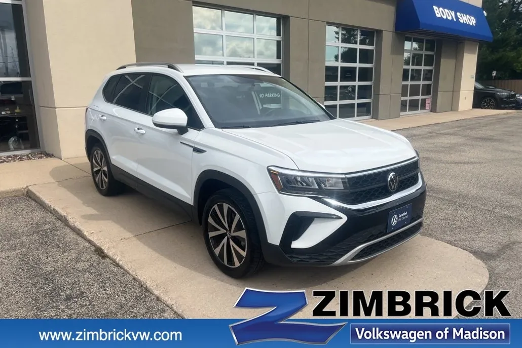 2022 Volkswagen Taos SE photo 1