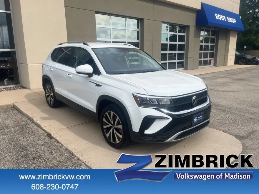 2022 Volkswagen Taos SE photo 1