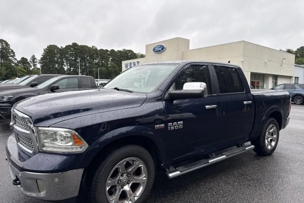 2017 Ram 1500 Laramie photo 1