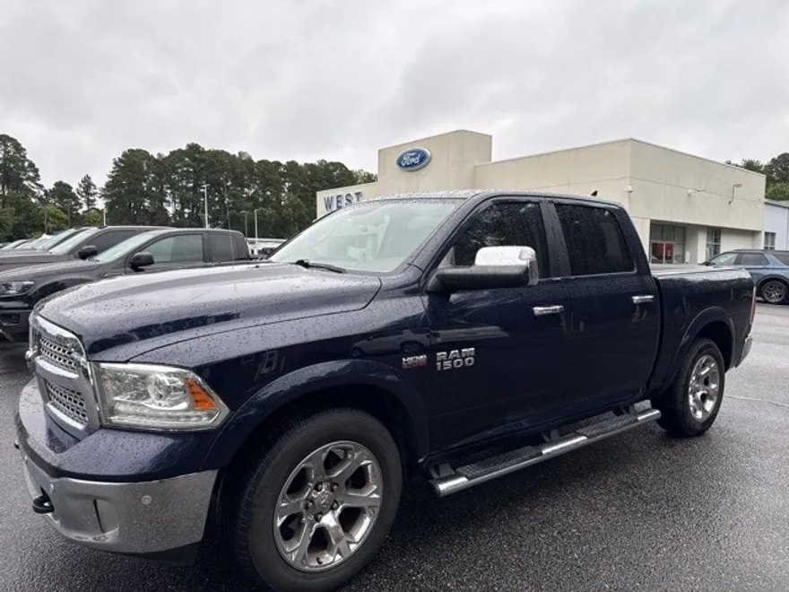 2017 Ram 1500 Laramie photo 1