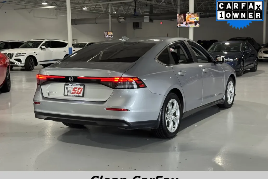 2023 Honda Accord LX photo 1