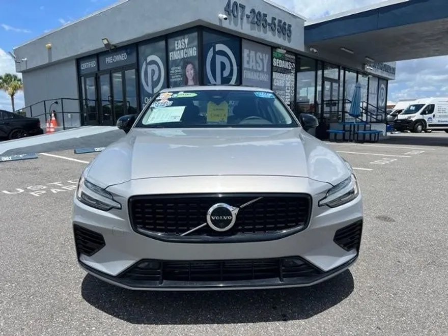 2023 Volvo S60 Recharge T8 Plus photo 1