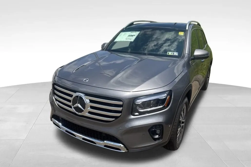 2025 Mercedes Benz GLB 250 4MATIC photo 1
