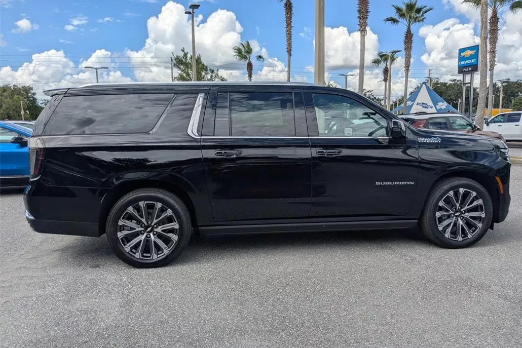 2025 Chevrolet Suburban High Country photo 1