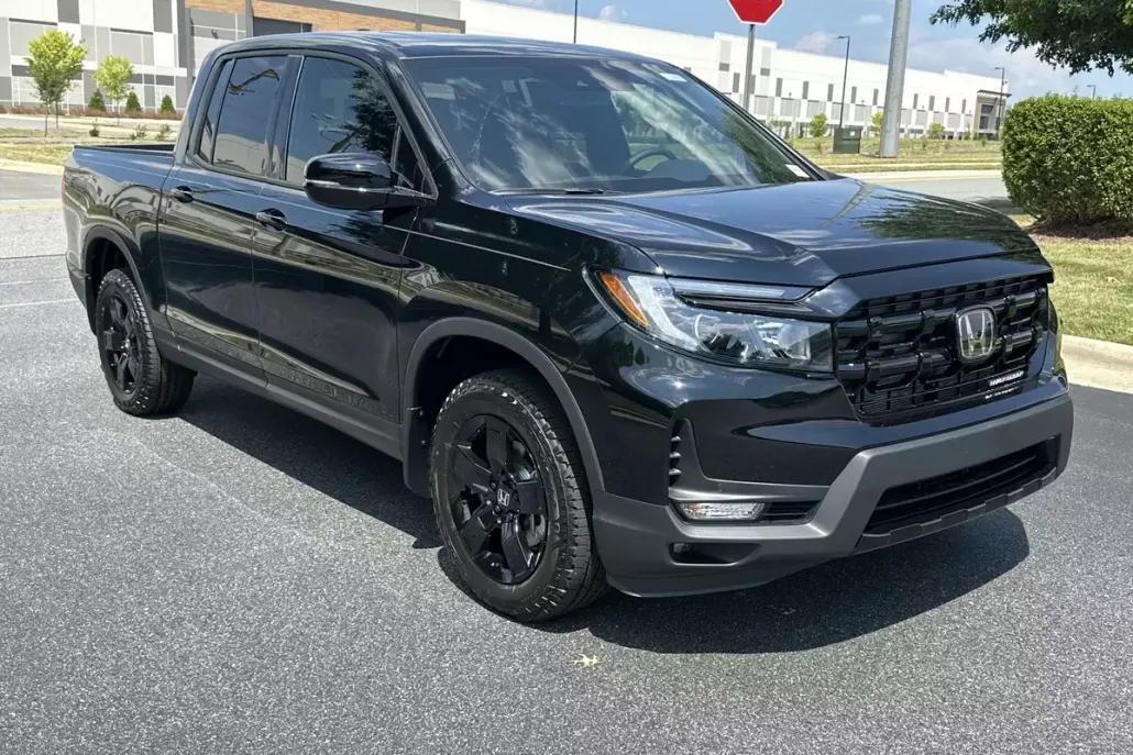 2025 Honda Ridgeline Black Edition photo 1