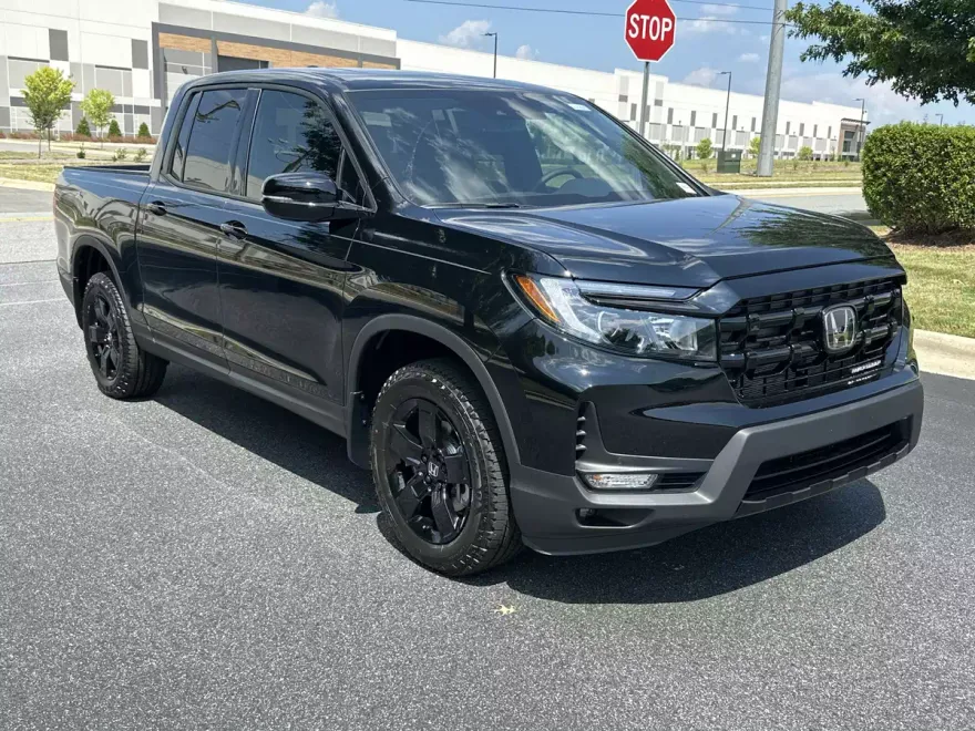 2025 Honda Ridgeline Black Edition photo 1
