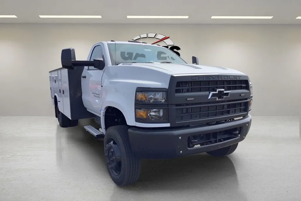 2024 Chevrolet Silverado 4500HD Work Truck photo 1